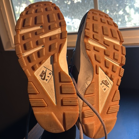 Excellent condition Nike Huarache women’s 8.5 US - Picture 3 of 5